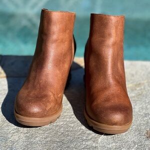 Sorel Tan Leather Ankle Booties